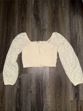 American Eagle Cream Eyelet Floral Puff Sleeve Crop Top